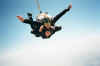 SKYdiving4.jpg (26231 bytes)